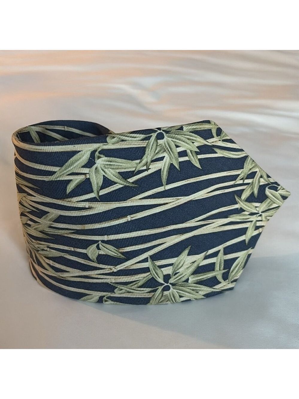 Tommy Bahama 100% silk tie tropical bamboo print blue green cream handmade
